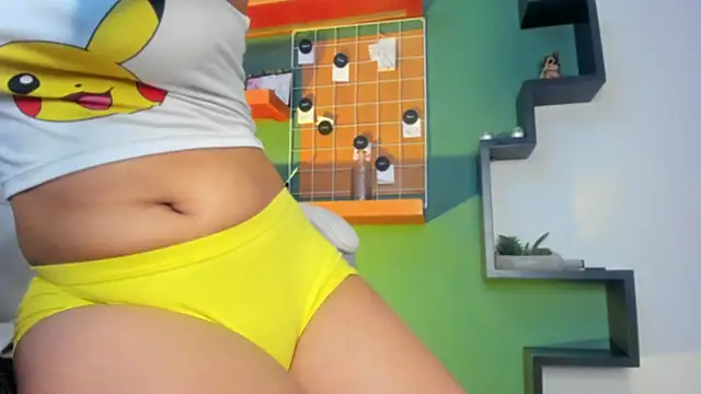Snapshot of CoralineRicce_ chatting on 02-05-25, 11:06 CoralineRicce online show from 02-05-25, 11:06