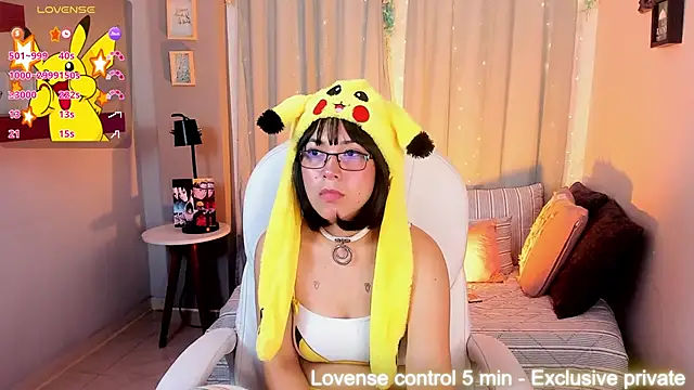 Snapshot of CoralineRicce_ chatting on 02-06-25, 05:14 CoralineRicce online show from 02-06-25, 05:14