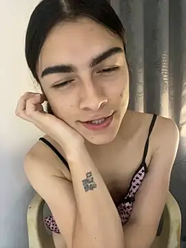 Snapshot of valendoll chatting on 03-07-25, 11:27 valendoll online show from 03-07-25, 11:27