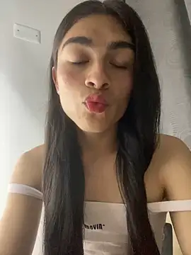 Snapshot of valendoll chatting on 03-13-25, 06:05 valendoll online show from 03-13-25, 06:05
