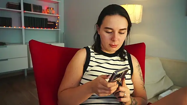 Snapshot of DiJiRay chatting on 01-08-25, 10:48 DiJiRay online show from 01-08-25, 10:48