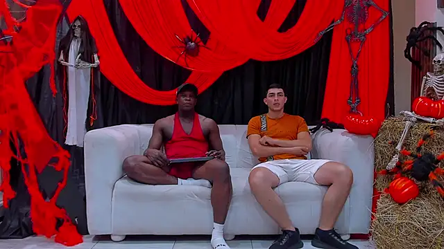 Snapshot of hot__guys_ chatting on 10-27-25, 07:18 hot guys online show from 10-27-25, 07:18