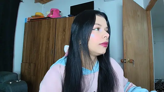 yungelitamor  online show from 07-27-26, 05:25