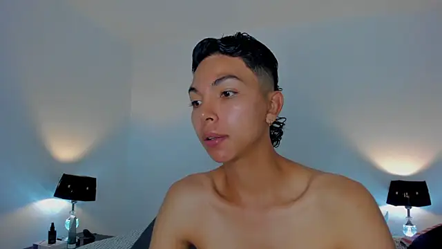 xhenisa  online show from 03-10-26, 08:58