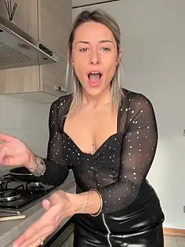 Snapshot of petrouchkaaa_ chatting on 01-15-26, 08:52 petrouchkaaa online show from 01-15-26, 08:52