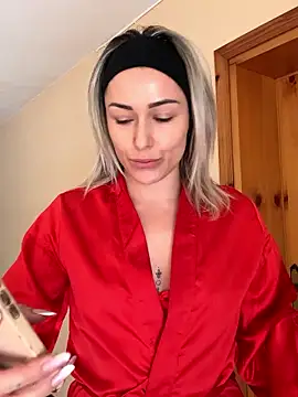 Snapshot of petrouchkaaa_ chatting on 01-18-26, 09:35 petrouchkaaa online show from 01-18-26, 09:35