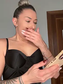 Snapshot of petrouchkaaa_ chatting on 02-12-26, 09:04 petrouchkaaa online show from 02-12-26, 09:04