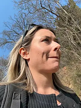 Snapshot of petrouchkaaa_ chatting on 02-27-26, 12:05 petrouchkaaa online show from 02-27-26, 12:05