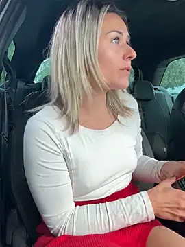 Snapshot of petrouchkaaa_ chatting on 03-11-26, 12:11 petrouchkaaa online show from 03-11-26, 12:11