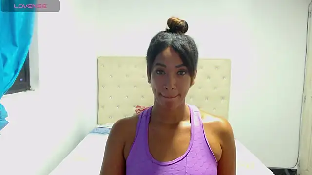 melisacruzz online show from 01-04-25, 01:52