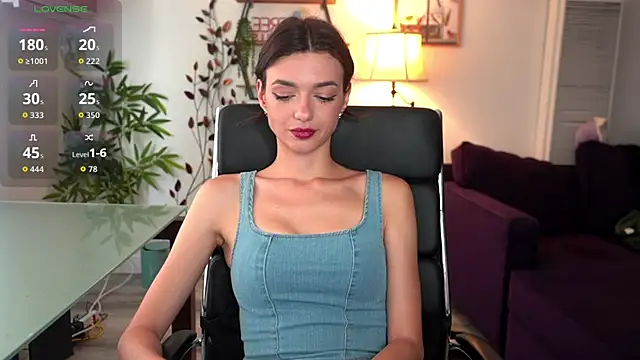 Snapshot of olivia_jeas chatting on 06-27-26, 09:20 olivia jeas online show from 06-27-26, 09:20
