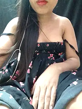 Snapshot of Roshni_98 chatting on 06-24-26, 06:56 Roshni 98 online show from 06-24-26, 06:56