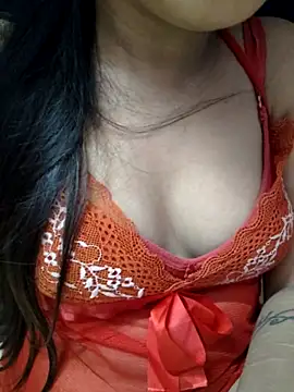 Snapshot of Roshni_98 chatting on 07-06-26, 03:03 Roshni 98 online show from 07-06-26, 03:03