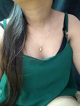 Snapshot of Roshni_98 chatting on 07-14-26, 02:01 Roshni 98 online show from 07-14-26, 02:01