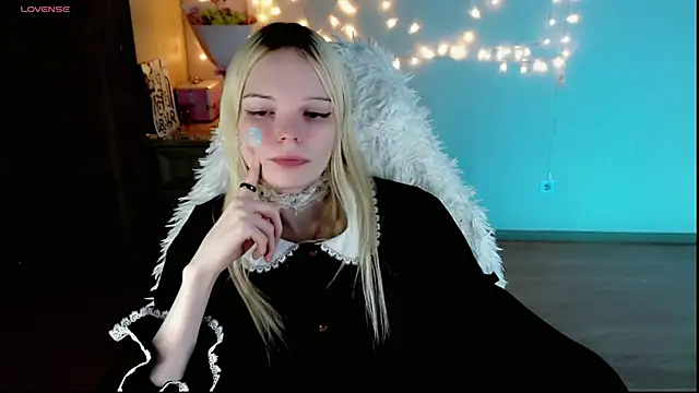 Emily Nyaffee online show from 02-25-25, 01:41