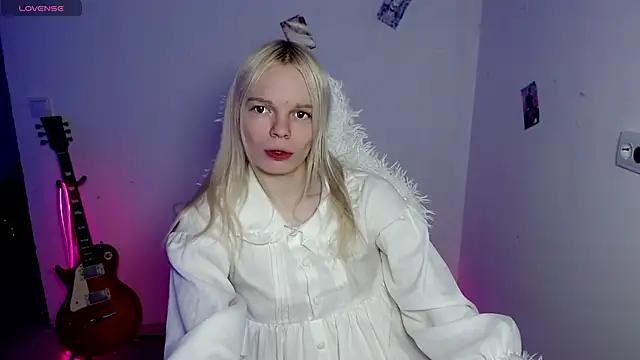 Snapshot of Emily_Nyaffee chatting on 02-01-26, 09:24 Emily Nyaffee online show from 02-01-26, 09:24