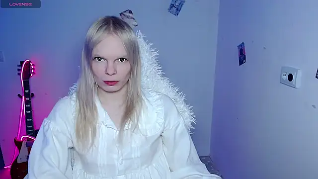 Snapshot of Emily_Nyaffee chatting on 02-09-26, 06:45 Emily Nyaffee online show from 02-09-26, 06:45