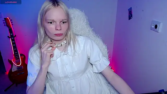 Snapshot of Emily_Nyaffee chatting on 03-05-26, 07:43 Emily Nyaffee online show from 03-05-26, 07:43