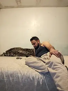 Snapshot of Renooo04 chatting on 03-19-26, 09:41 Renooo04 online show from 03-19-26, 09:41