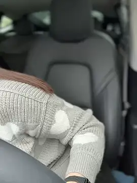 Snapshot of LadyLena1 chatting on 02-04-25, 06:06 LadyLena1 online show from 02-04-25, 06:06