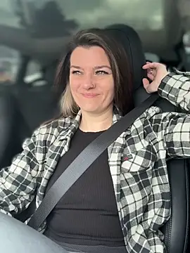 Snapshot of LadyLena1 chatting on 02-06-25, 07:29 LadyLena1 online show from 02-06-25, 07:29