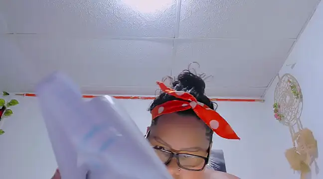 Snapshot of Alhelqueen chatting on 02-06-25, 08:34 Alhelqueen online show from 02-06-25, 08:34