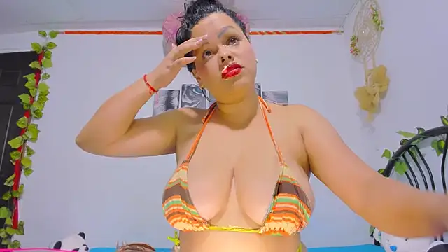 Snapshot of Alhelqueen chatting on 09-28-25, 07:30 Alhelqueen online show from 09-28-25, 07:30