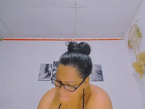 Snapshot of Alhelqueen chatting on 02-09-26, 08:40 Alhelqueen online show from 02-09-26, 08:40