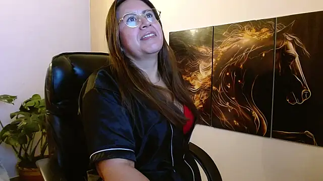Snapshot of amalia_brunette chatting on 05-17-26, 10:00 amalia brunette online show from 05-17-26, 10:00