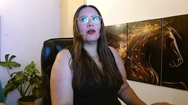Snapshot of amalia_brunette chatting on 05-26-26, 11:23 amalia brunette online show from 05-26-26, 11:23