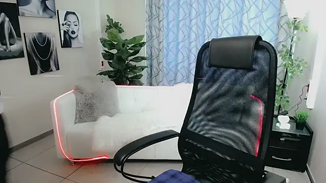 Snapshot of Favorite_0 chatting on 09-12-25, 01:11 Favorite 0 online show from 09-12-25, 01:11