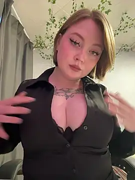 Snapshot of EmmySuiyugh chatting on 04-11-26, 02:21 EmmySuiyugh online show from 04-11-26, 02:21