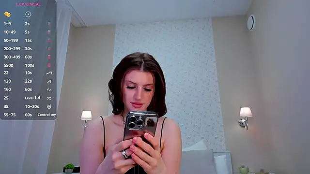 Snapshot of Skinny_Alice chatting on 10-15-25, 01:28 Skinny Alice online show from 10-15-25, 01:28