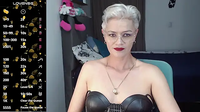 scarlett paris22 online show from 02-18-25, 11:30