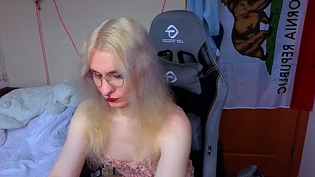 Lori Myaf online show from 03-19-26, 01:48