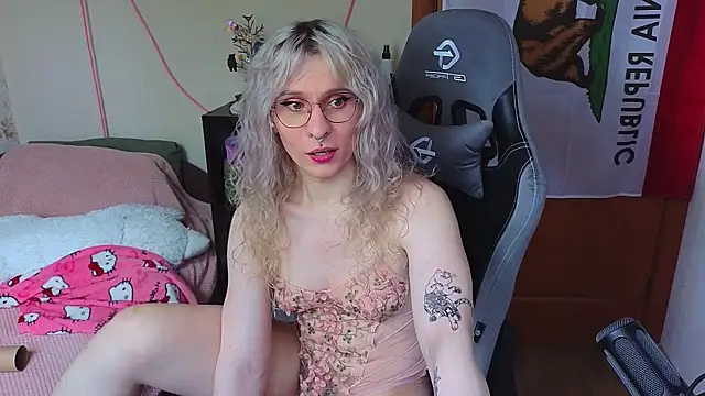 Lori Myaf online show from 05-18-26, 02:12