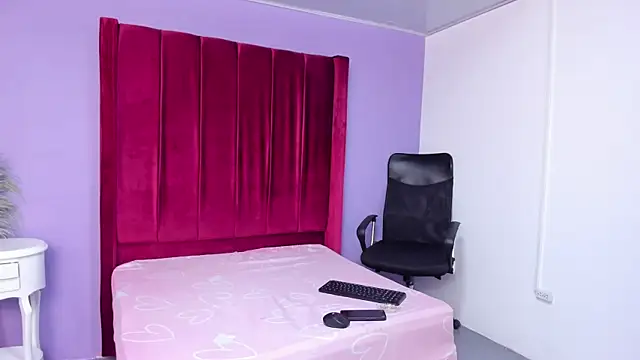 Shanelle   online show from 04-27-26, 04:05