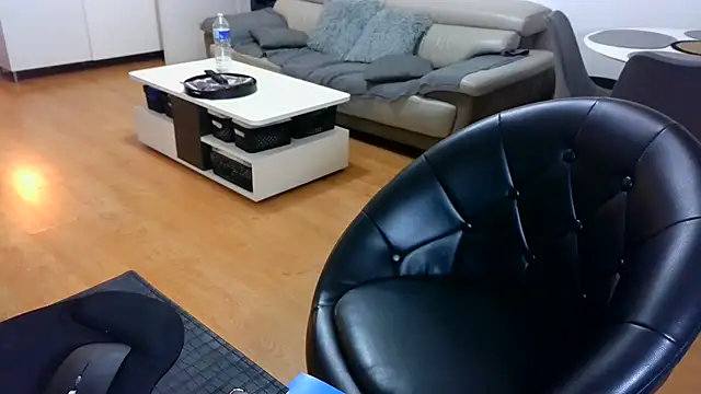 Snapshot of sarametisse26 chatting on 12-17-25, 07:14 sarametisse26 online show from 12-17-25, 07:14