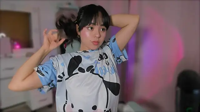 Snapshot of Olivia_xd_ chatting on 03-06-25, 05:57 Olivia xd online show from 03-06-25, 05:57