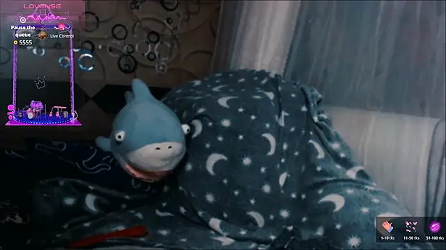 Snapshot of tia_meow chatting on 10-17-25, 10:34 tia meow online show from 10-17-25, 10:34