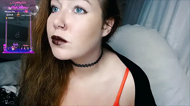 Snapshot of tia_meow chatting on 11-26-25, 01:28 tia meow online show from 11-26-25, 01:28