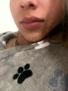 Ameellie online show from 09-28-25, 01:38