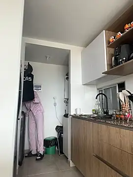 Ameellie online show from 12-19-25, 02:24