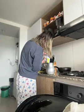 Ameellie online show from 04-21-26, 03:28