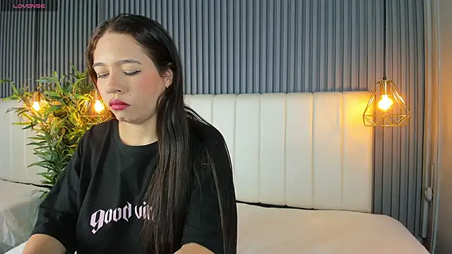 SaraRiley online show from 12-04-25, 10:40