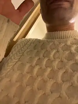 Snapshot of athenphysics chatting on 12-26-24, 11:03 athenphysics online show from 12-26-24, 11:03