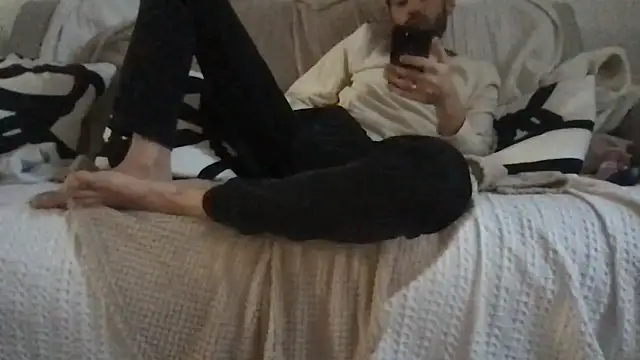 Snapshot of athenphysics chatting on 12-19-25, 10:33 athenphysics online show from 12-19-25, 10:33