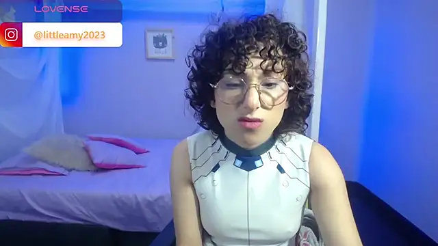Snapshot of little__amy_ chatting on 12-29-24, 01:56 little amy online show from 12-29-24, 01:56