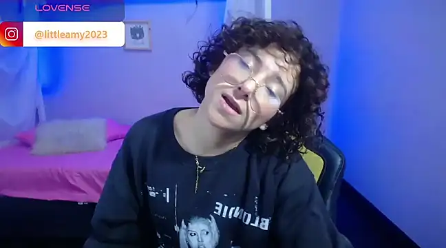 Snapshot of little__amy_ chatting on 01-04-25, 02:46 little amy online show from 01-04-25, 02:46