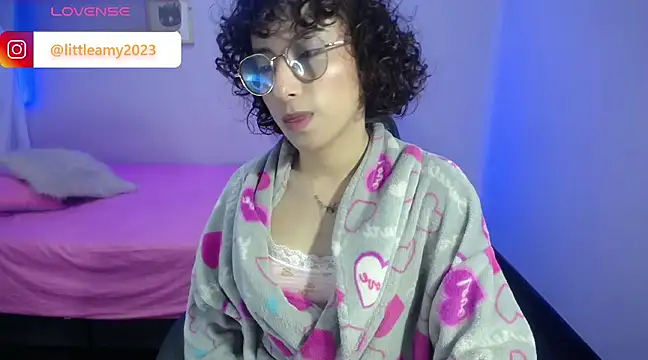 Snapshot of little__amy_ chatting on 01-06-25, 04:58 little amy online show from 01-06-25, 04:58